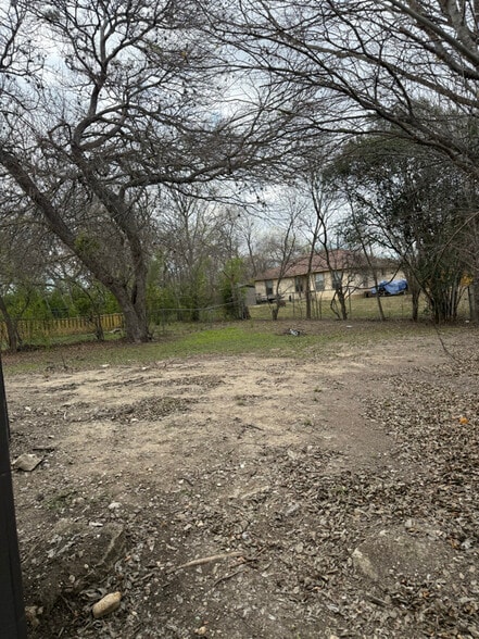 Building Photo - 3439 Gateway Dr