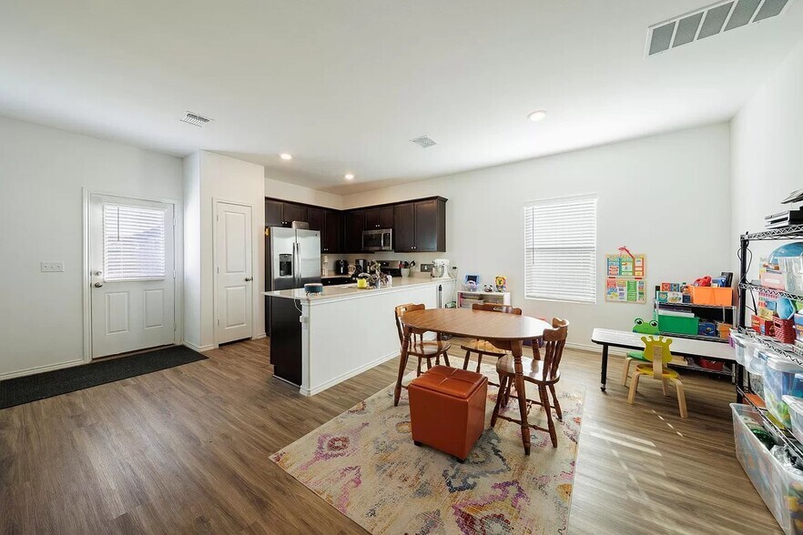 Building Photo - 15313 Pale Glow Cv