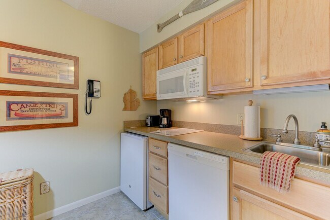 Building Photo - 5705 Creeks Crossing N