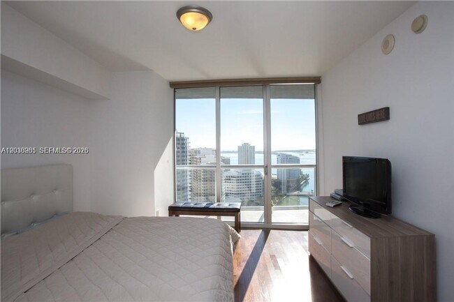 Building Photo - 475 Brickell Ave