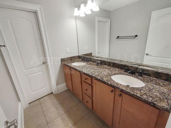 Building Photo - 2772 Durham Dr NE