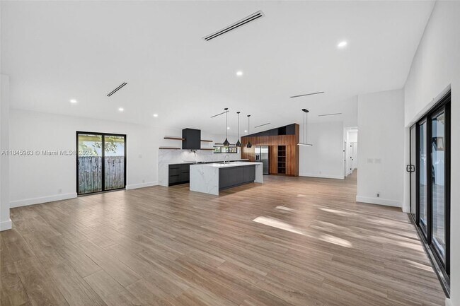 Building Photo - 1511 SW 30th Pl