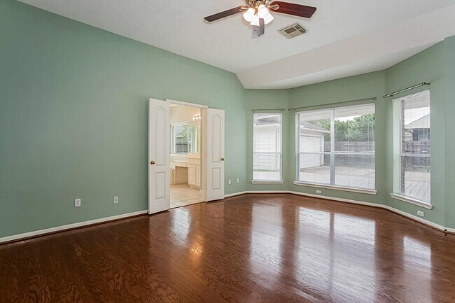 Building Photo - 6105 Jordan Dr