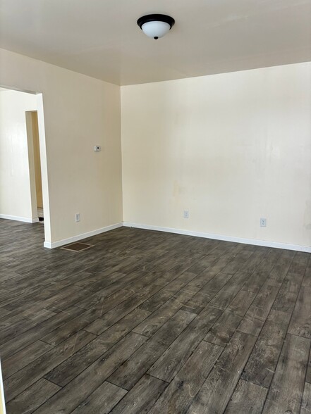 Building Photo - 505 S 17th St