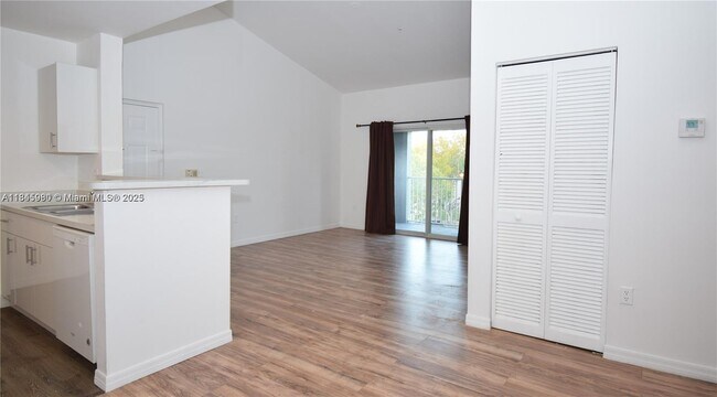 Building Photo - 631 SW 111th Ln