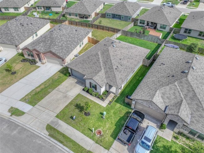 Building Photo - 204 Rockbridge Dr