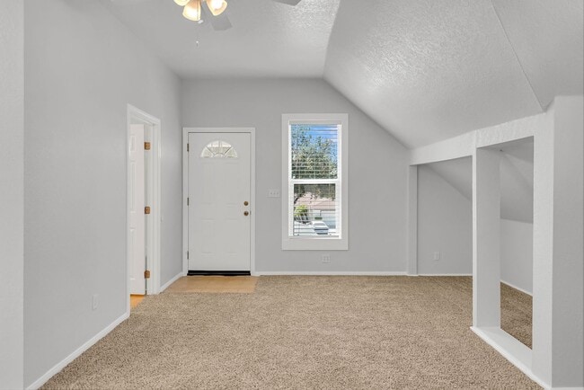 Building Photo - Charming Upstairs Unit near Riverside Plaza