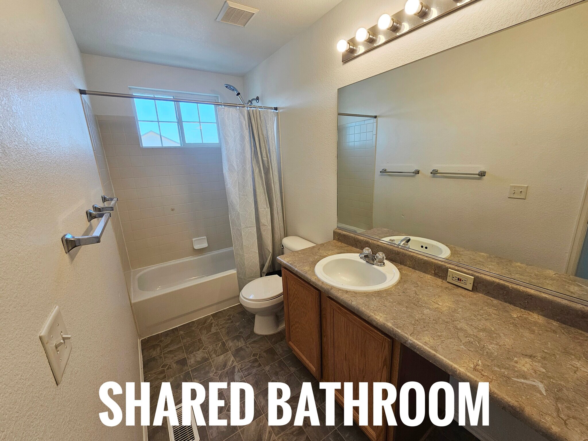 Building Photo - 1805 Dewhirst Dr