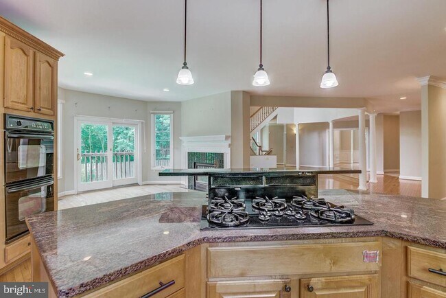 Building Photo - 18 Nantucket Ct