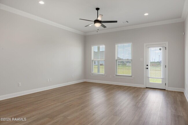 Building Photo - 106 Bejeweled Ave