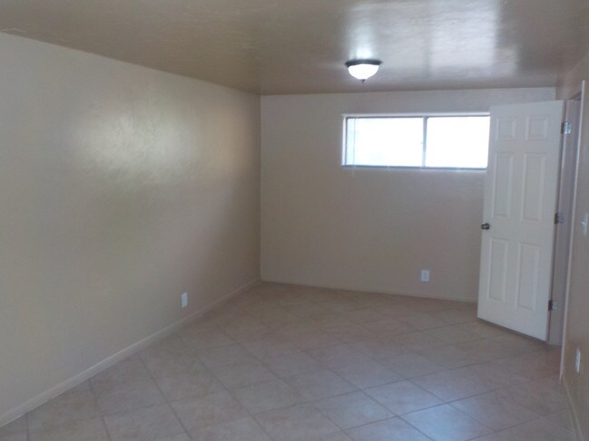 Building Photo - 8100 E Kenyon Dr