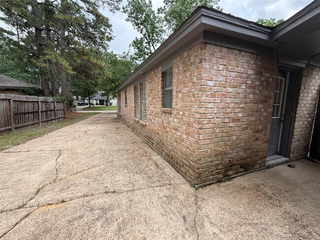 Building Photo - 1847 Spruce Knob Dr