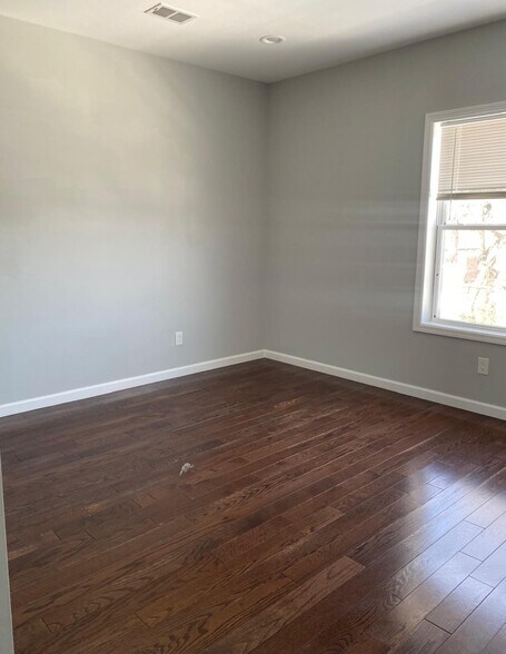 Bedroom - 153 E 23rd St