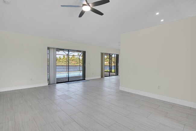 Building Photo - 5625 Aspen Ridge Cir