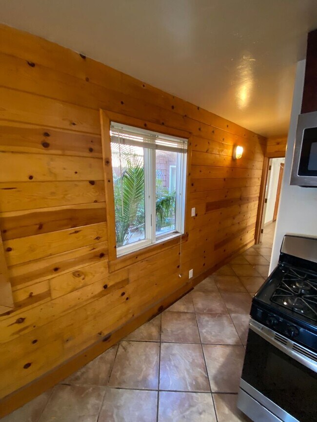 Building Photo - 6583 Del Playa Dr