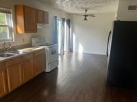 Building Photo - ** 3 Bedroom Ranch in Meadowdale **