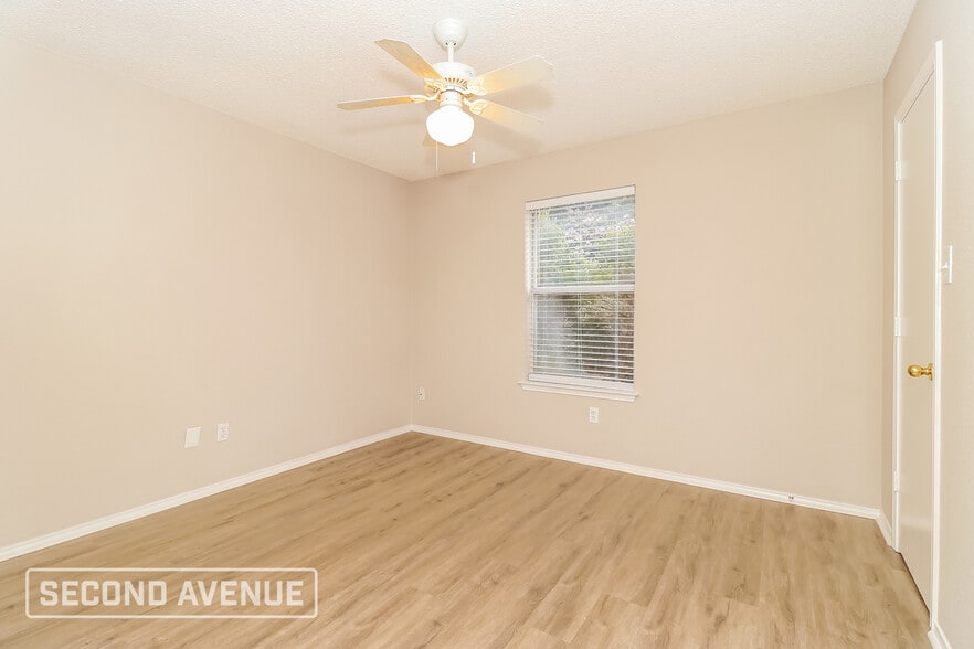 Building Photo - 3704 Garden Springs Dr