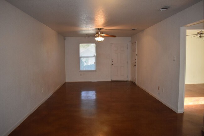 Building Photo - 316 Elbert Ln