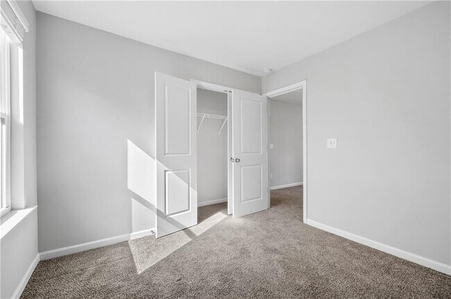 Building Photo - 4646 Waxwing St