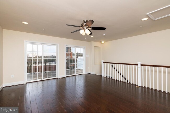 Building Photo - 115 Meridian Ln
