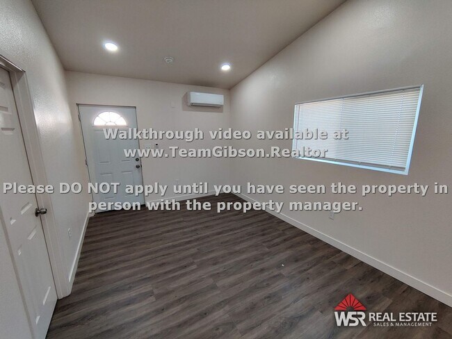 Building Photo - 1960 Summertree Dr