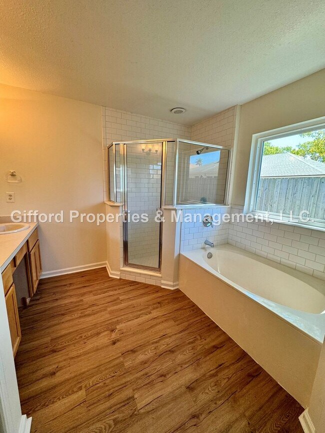 Building Photo - Beautiful 4 Bedroom / 2 Bathroom Harbor Winds Home w/ Solar Panels