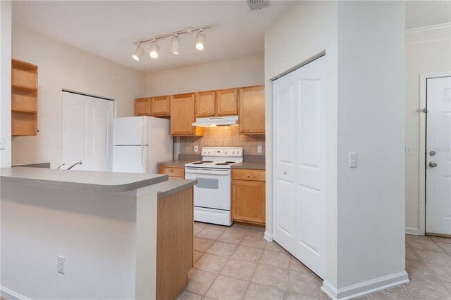 Building Photo - 4207 S Dale Mabry Hwy