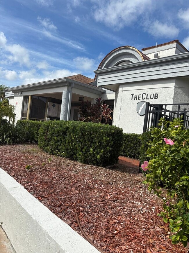 Building Photo - Charming 2BR Condo in Clearwater