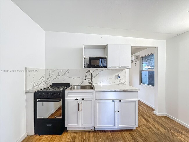 Building Photo - 1110 N 58th Ave