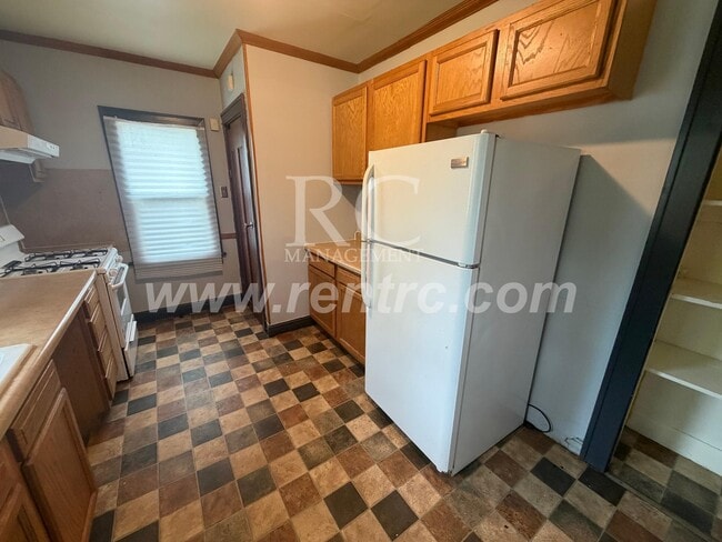 Building Photo - 136 Griffin-
