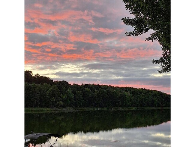 Building Photo - 2180 Island Dr