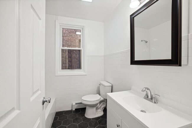 Building Photo - 163 Bidwell Ave