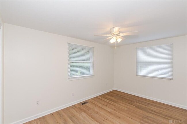 Building Photo - 679 Lakengren Dr