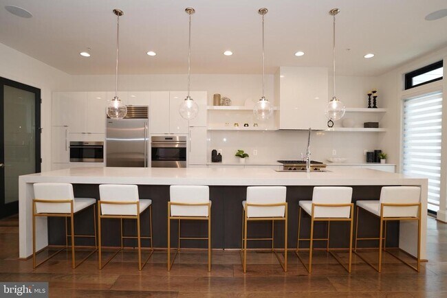 Building Photo - 44655 Provincetown Dr