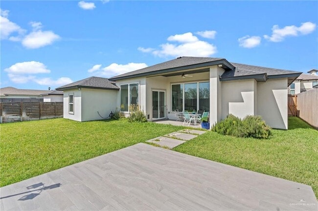 Building Photo - 17 6th St