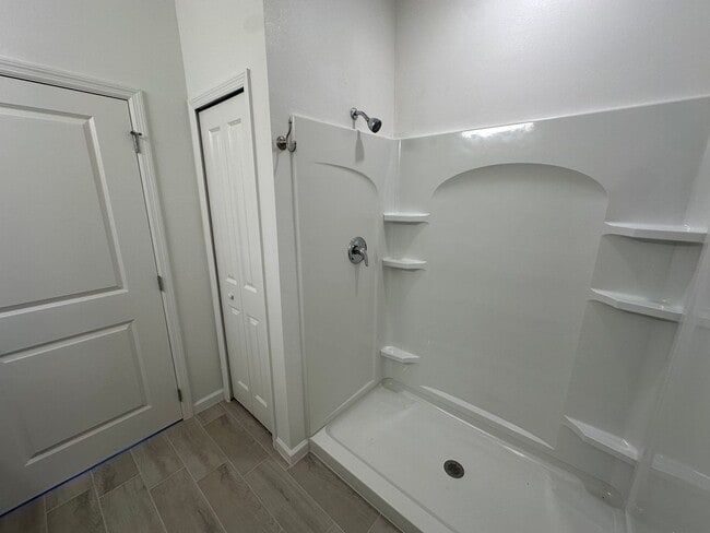 Building Photo - Beautiful 2 Bedroom, 2 Bathroom Apartment in Prime Orlando Location – 1 Month Free!