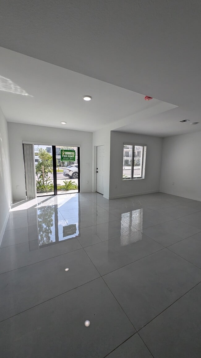 Building Photo - 14559 SW 261st St