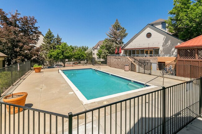 Building Photo - 6380 S Boston St