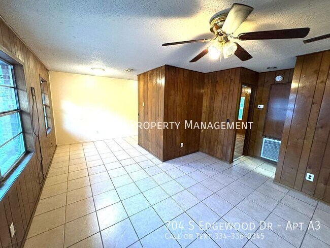Building Photo - 704 S Edgewood Dr