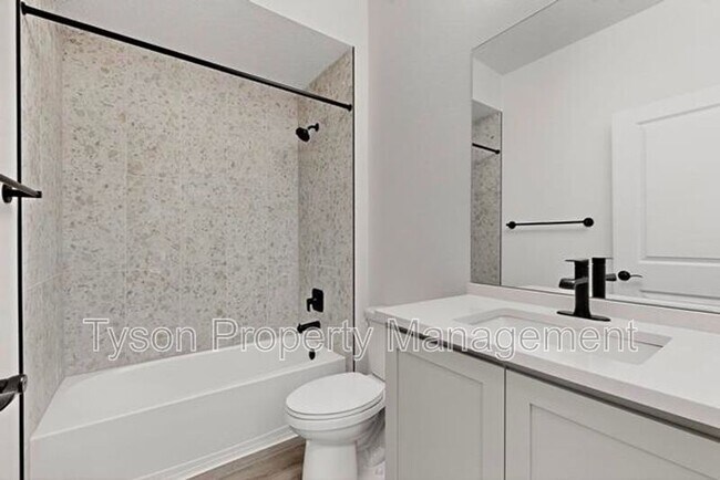 Building Photo - 6618 Sydney Drive NE