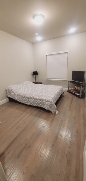 2nd floor - 3rd bedroom - 4428 Dexter Ln