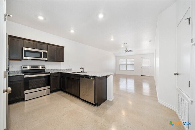 Building Photo - 1254 Lehmann Dr