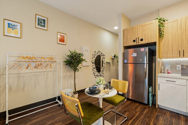 Building Photo - 9127 Research Blvd