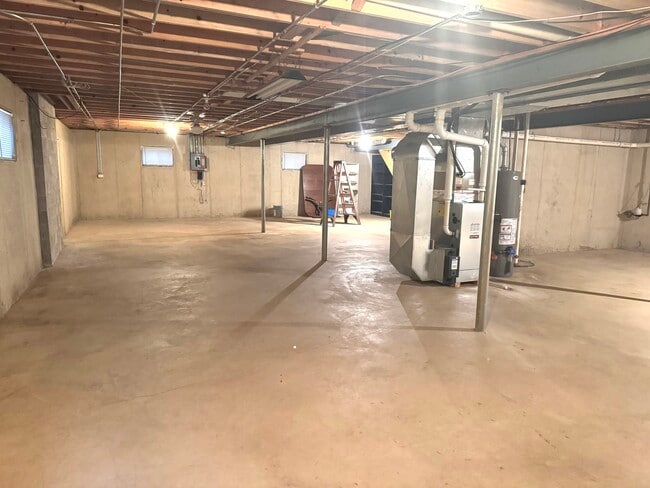 Building Photo - 4410 Mallard Ln