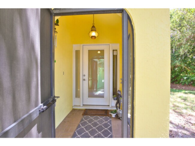 Building Photo - Newly listed 4 bedroom home with a pool in Longwood Run, Sarasota