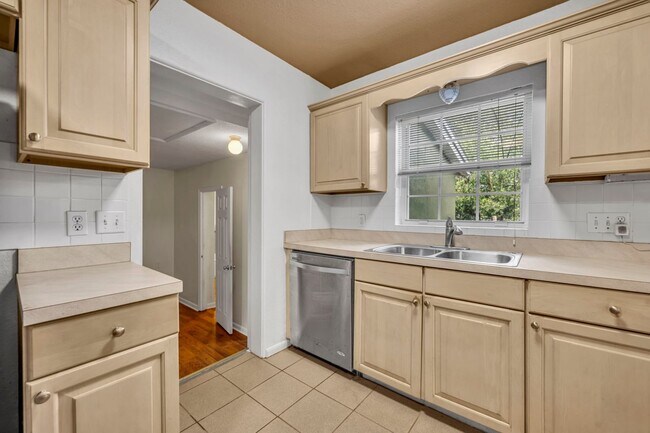 Building Photo - Winter Park Charmer