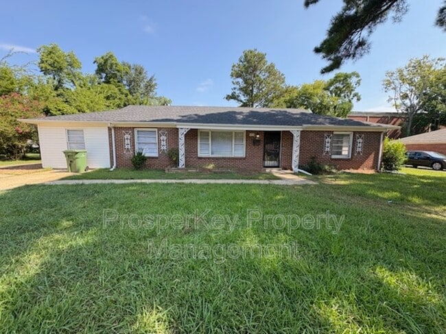 Primary Photo - 703 Briarcliff Rd