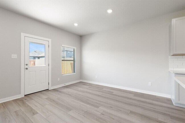 Building Photo - 220 Lazy Lizzy Rd