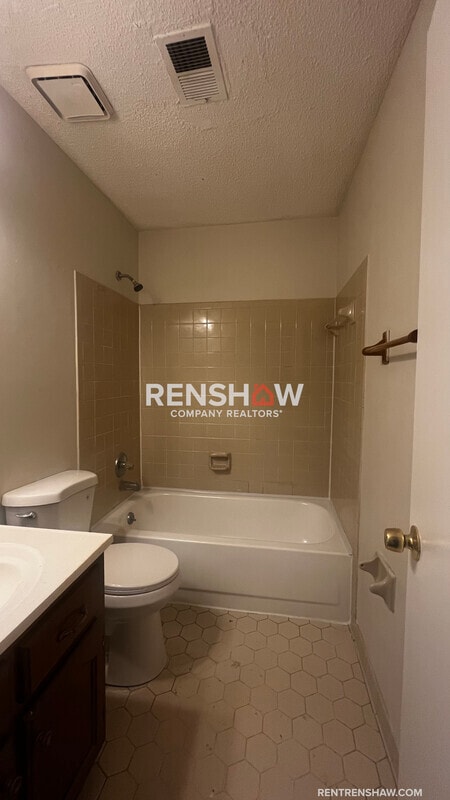 Building Photo - 4736 Mallard Ridge Dr