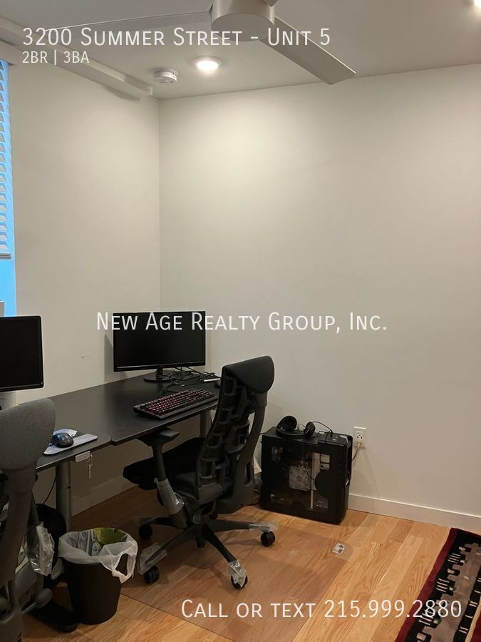 Building Photo - 3200 Summer St
